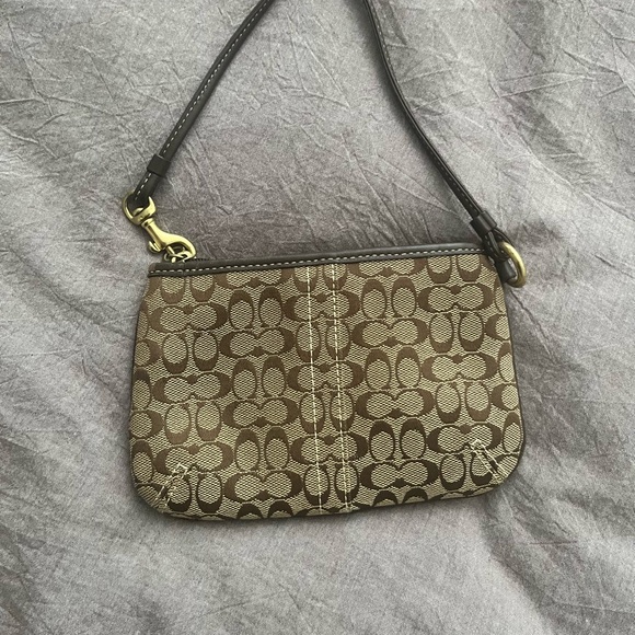 COACH wristlet - Picture 3 of 4